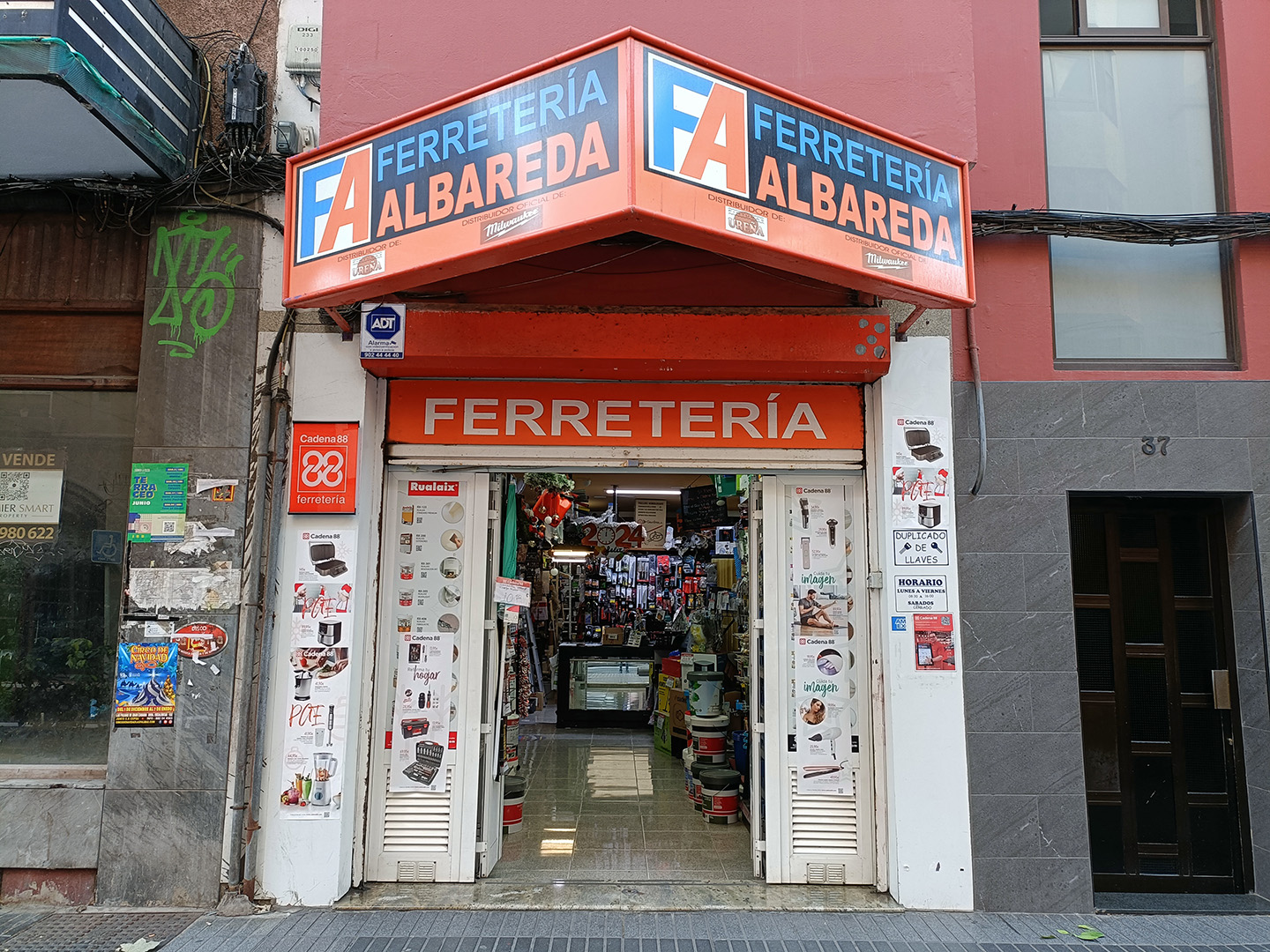 02_ferrreteria albareda_fachada