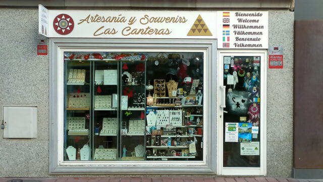 Artesanía y Souvenir Las Canteras