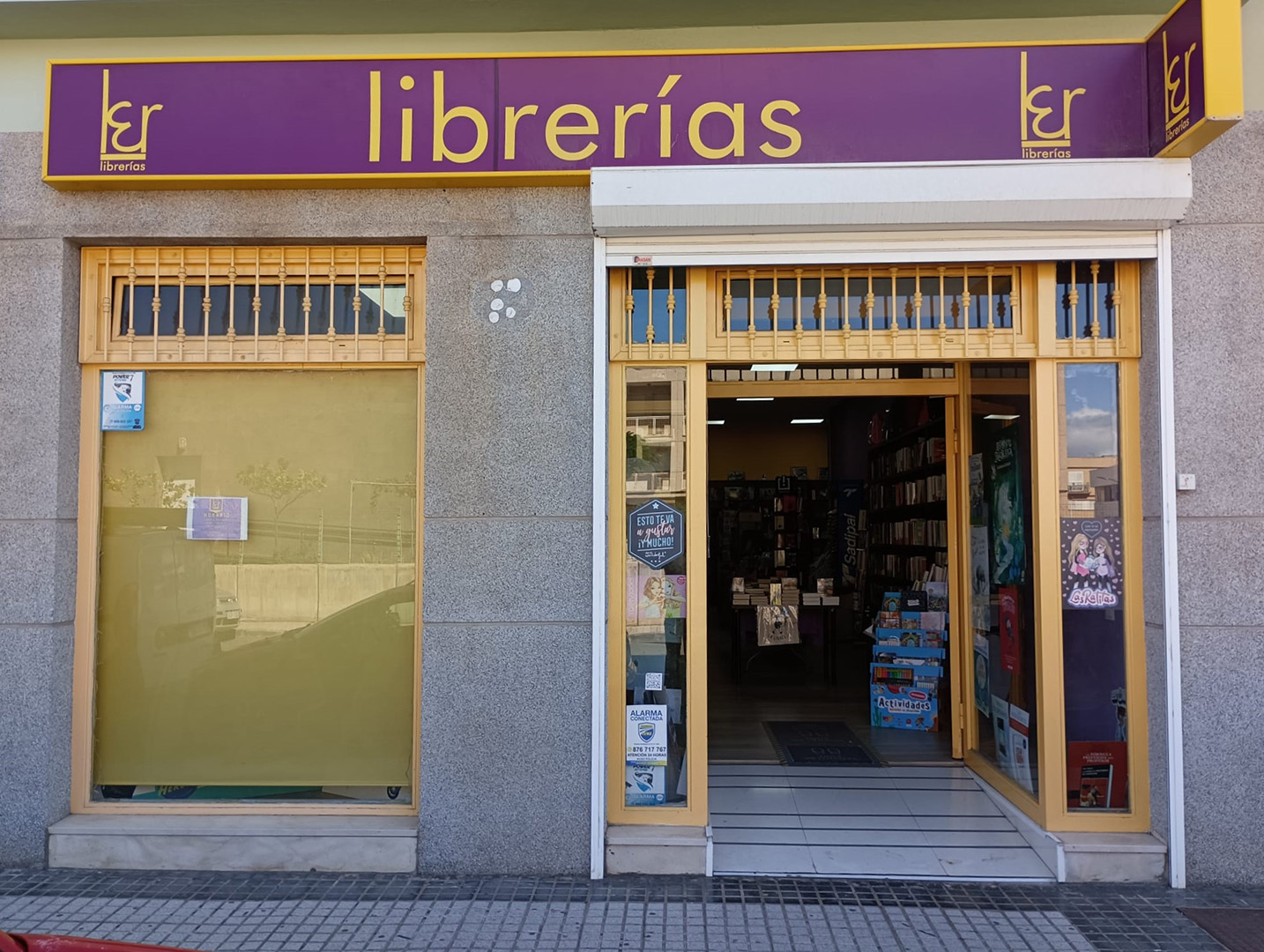03_Librerialer_fachada