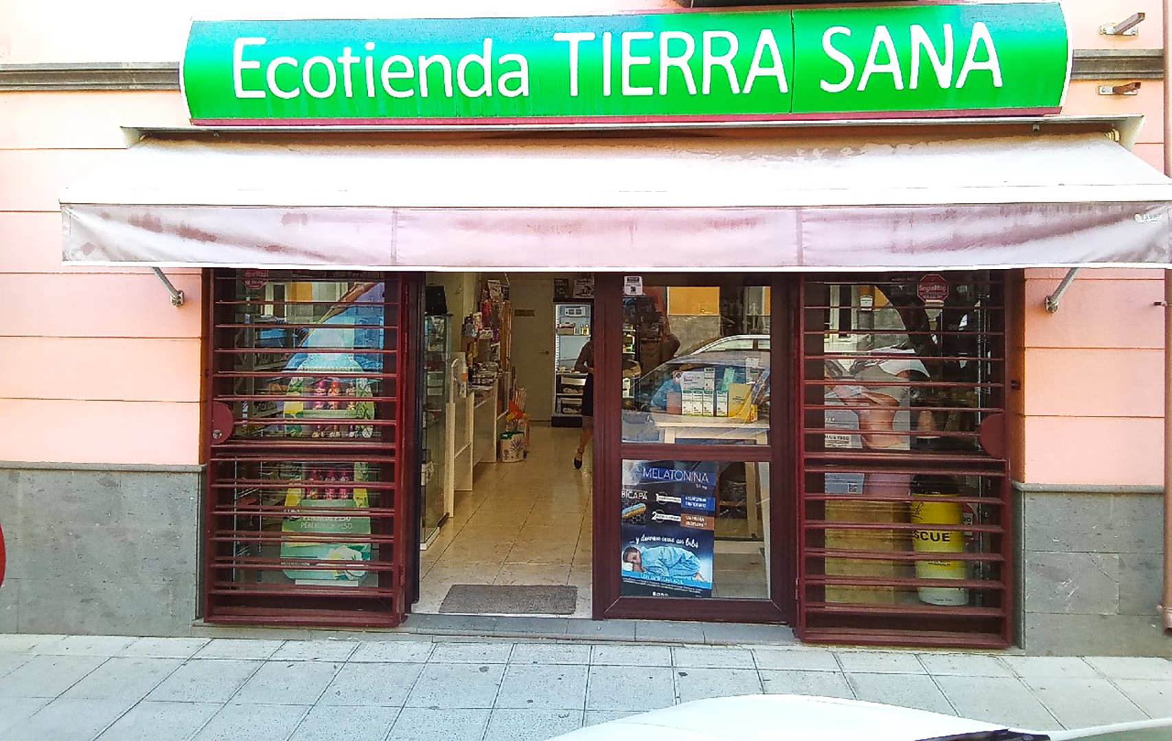 03_ecotiendatierrasana_fachada