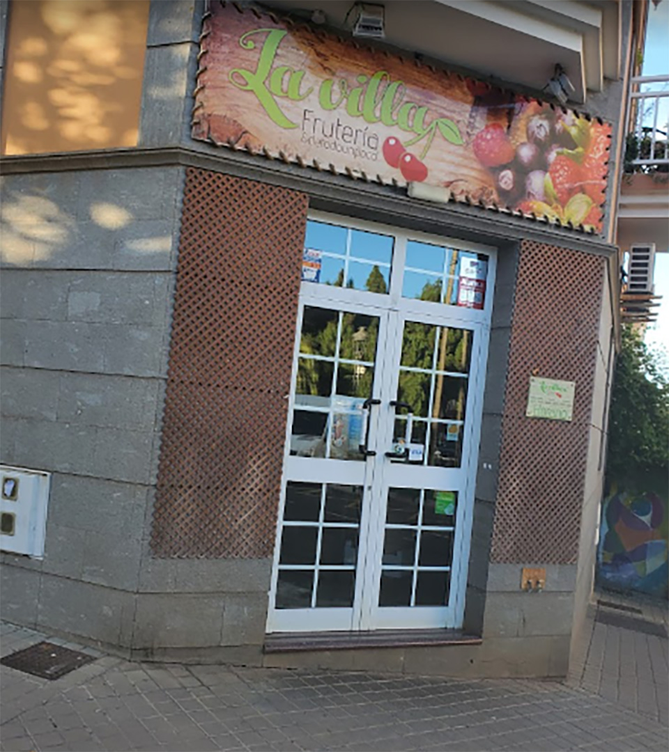 03_fruteriaLaVilla_fachada