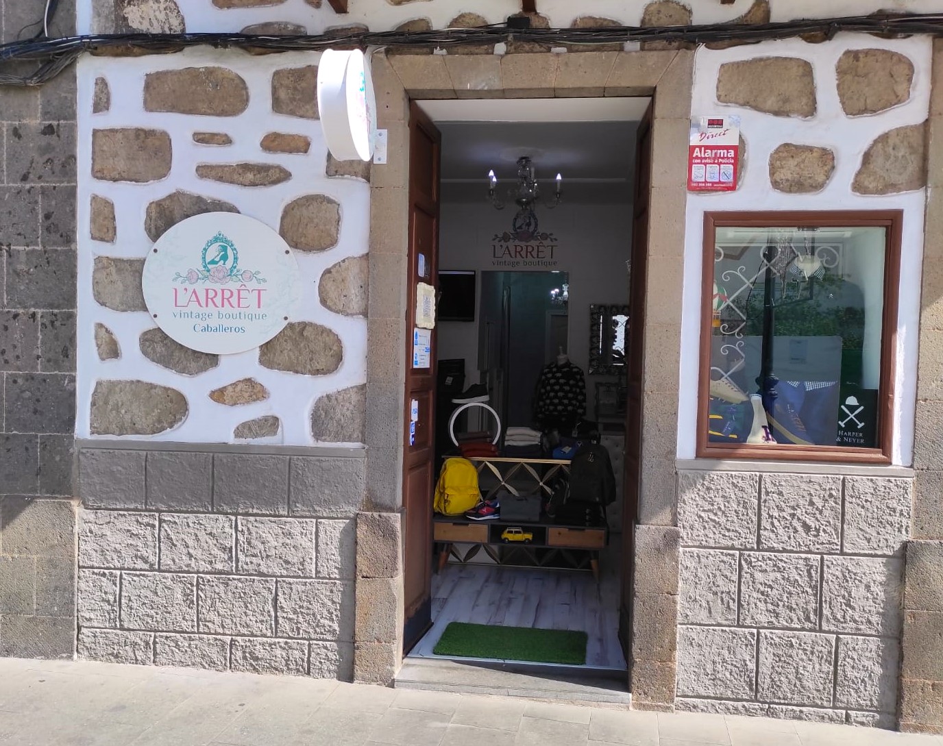 04_Larretvintage_fachada_hombre