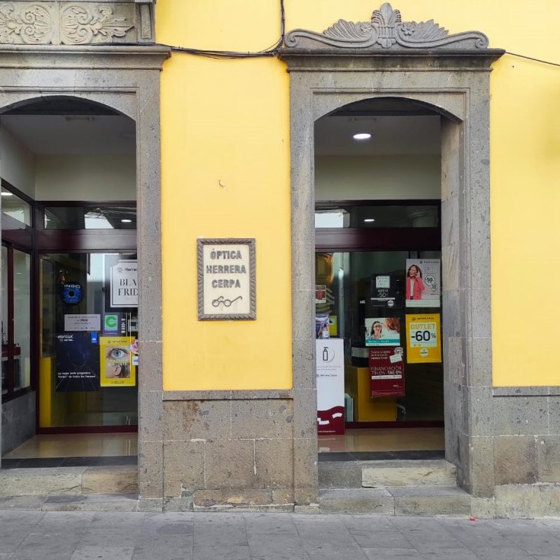 03_Opticaherrerascerpa_fachada