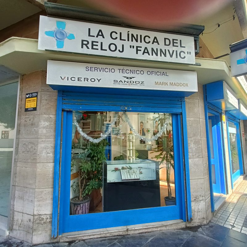 03_clinica del reloj_fachada