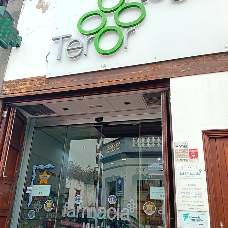 03_farmaciamanuelortegaarencibia_fachada