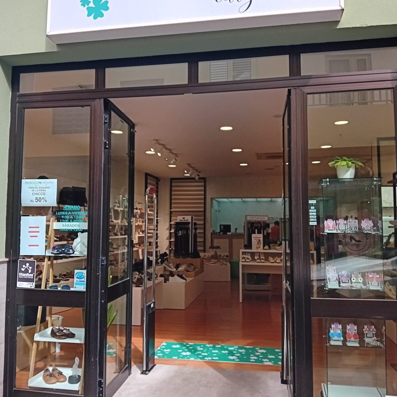 03_trebolescalzados_fachada